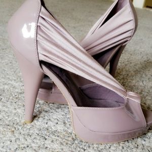 Mauve pumps